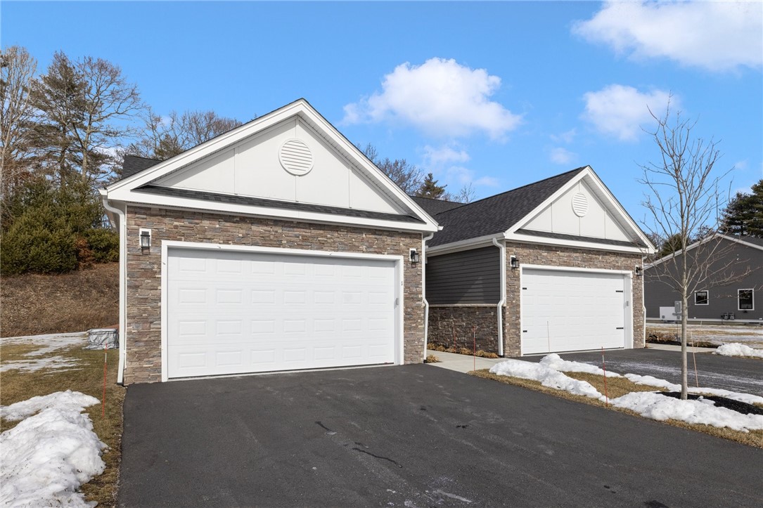 1 Overlook Lane Glocester, RI 02814 - Photo 3 of 41