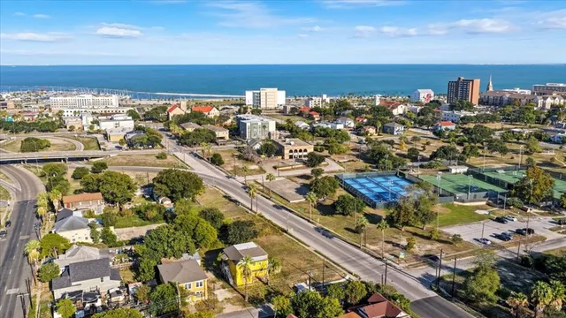 $50,000 | 322 King Street, Corpus Christi, TX 78401