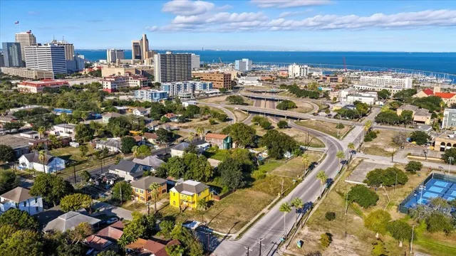 $50,000 | 322 King Street, Corpus Christi, TX 78401