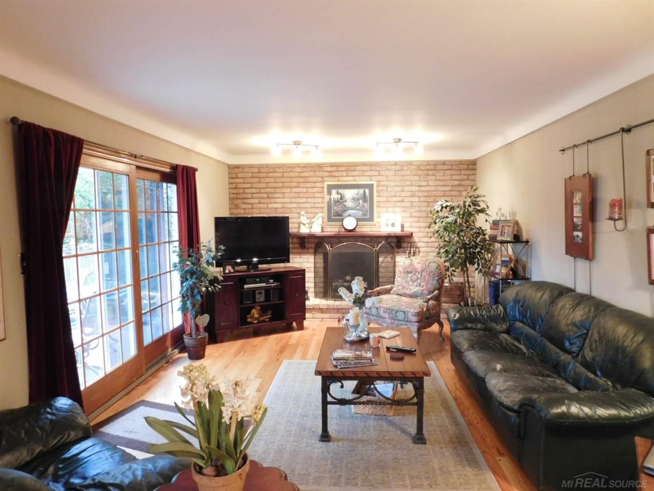 1091 Canterbury Road Grosse Pointe Woods, MI 48236 - Photo 10 of 26