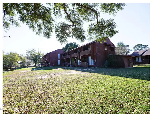 $79,000 | 208 Lakeside Villa, Unit A, Diamondhead, MS 39525