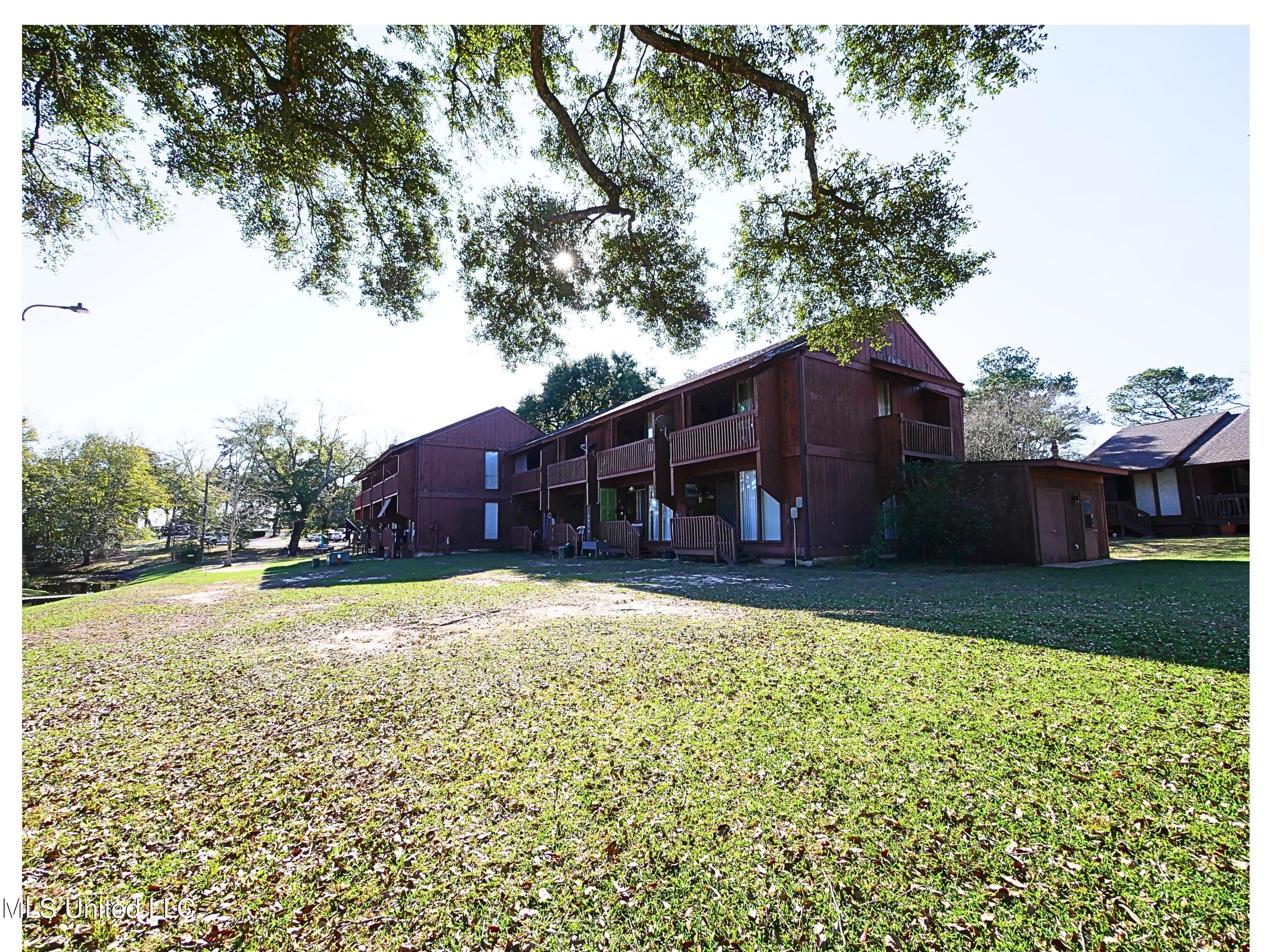 208 Lakeside Villa, Unit A Diamondhead, MS 39525 - Photo 4 of 16 208