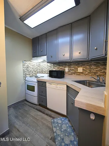 $79,000 | 208 Lakeside Villa, Unit A, Diamondhead, MS 39525