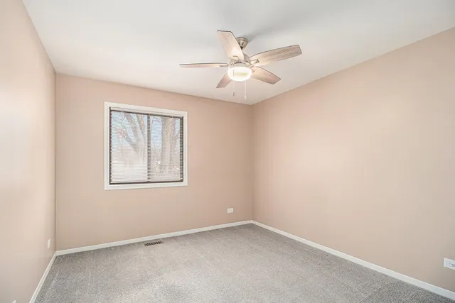 $2,395 | 1995 Monday Drive, Elgin, IL 60123