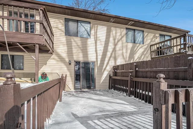 $2,395 | 1995 Monday Drive, Elgin, IL 60123