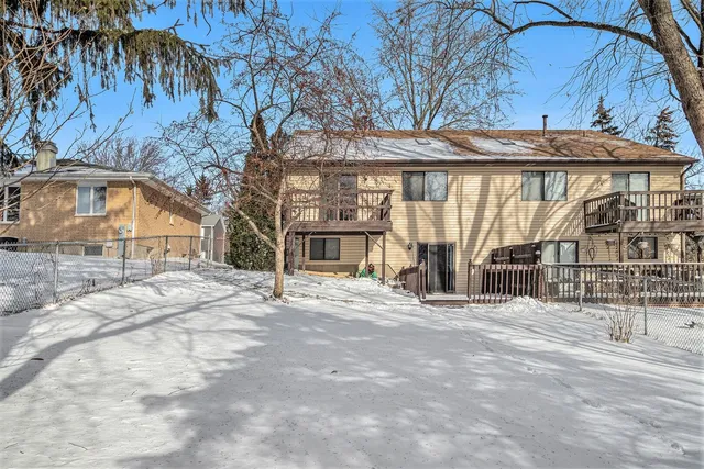 $2,395 | 1995 Monday Drive, Elgin, IL 60123