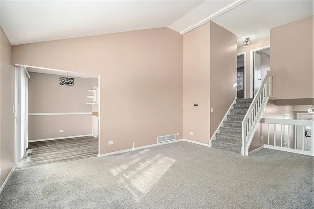 $2,395 | 1995 Monday Drive, Elgin, IL 60123