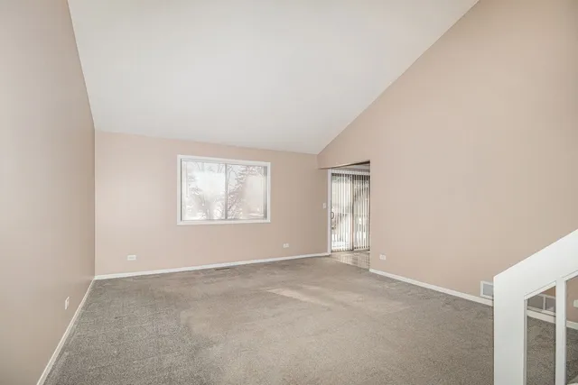 $2,395 | 1995 Monday Drive, Elgin, IL 60123