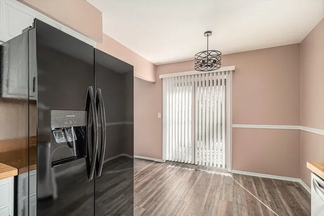 $2,395 | 1995 Monday Drive, Elgin, IL 60123