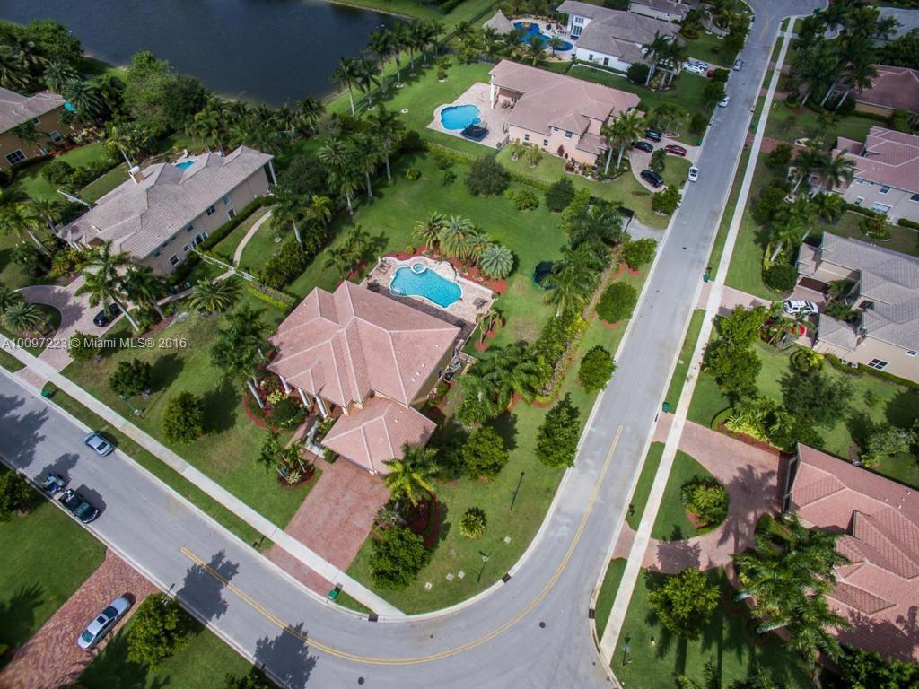 2633 Birch Terrace Davie, FL 33330 - Photo 35 of 35 an aerial view of a house