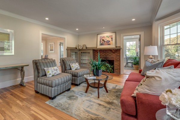 37 Crocker Road Medford, MA 02155 - Photo 10 of 30 Gallery Image 10