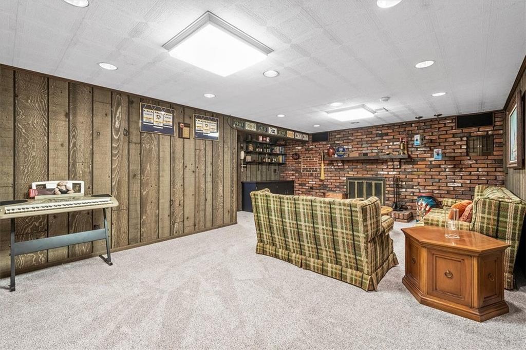 166 Kingsdale Road Pittsburgh, PA 15221 - Photo 13 of 16 Gallery Image 13