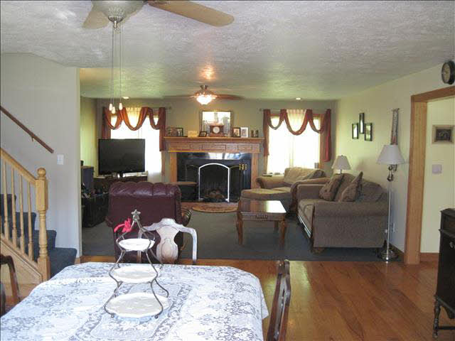 4257 Douglas Road Ida, MI 48140 - Photo 8 of 21 Family Room