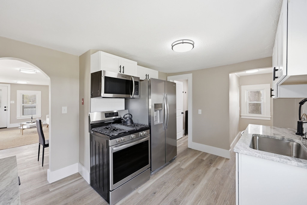 20 Conklin Street Springfield, MA 01109 - Photo 12 of 25