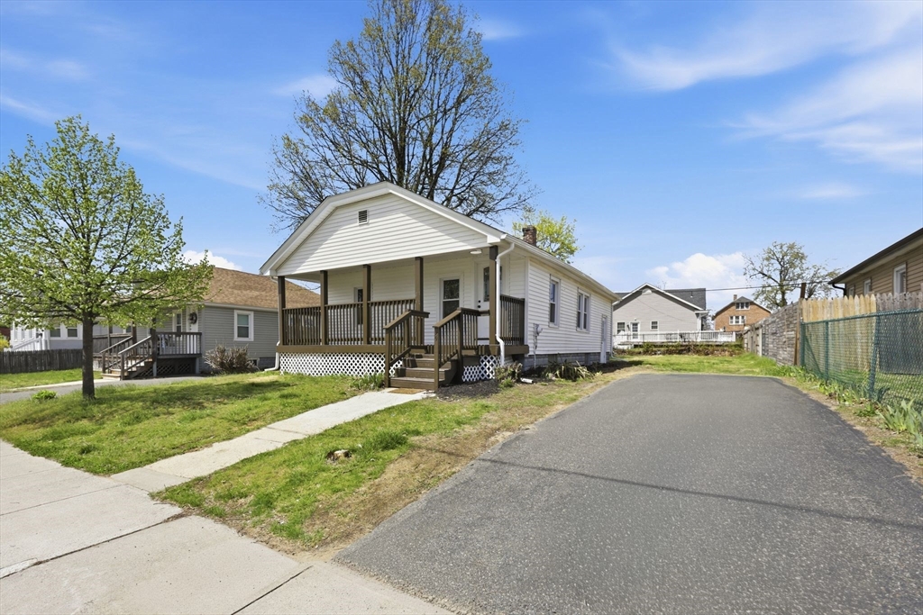 20 Conklin Street Springfield, MA 01109 - Photo 2 of 25