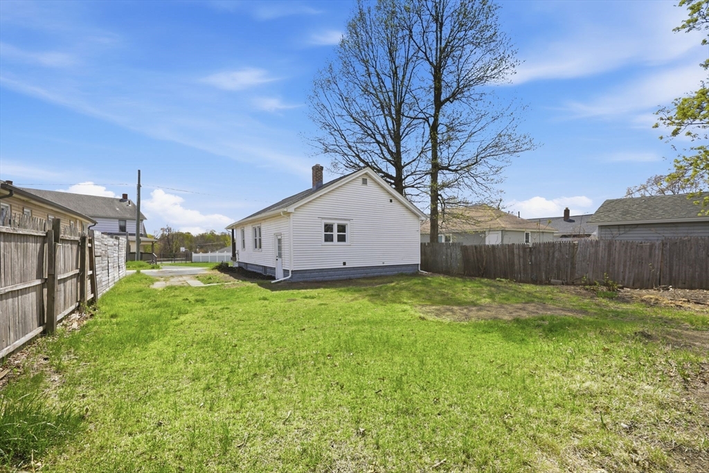 20 Conklin Street Springfield, MA 01109 - Photo 24 of 25