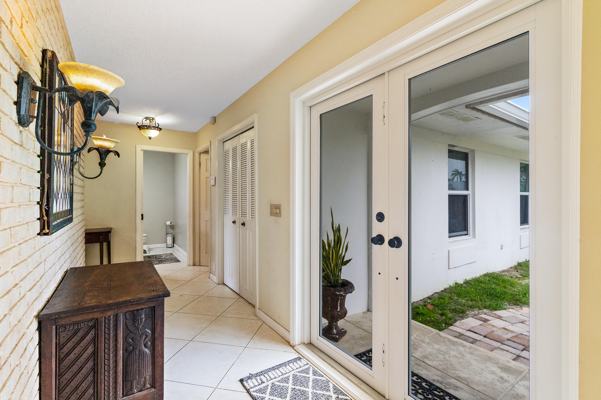 82 Golfview Drive Jupiter, FL 33469 - Photo 3 of 23 82 Golfview Dr-1 (1)