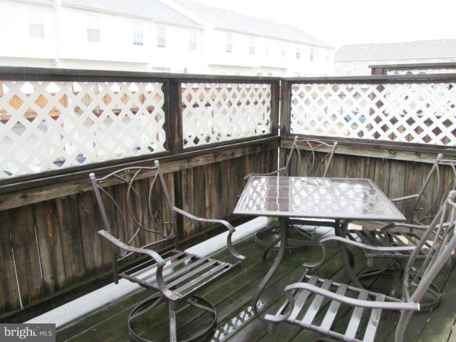 900 Lowe Road Baltimore, MD 21220 - Photo 17 of 27 Rear Deck