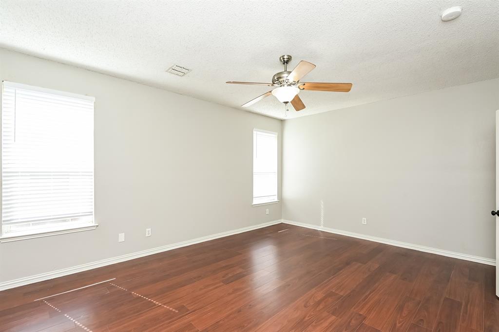 4817 Palm Ridge Drive Fort Worth, TX 76133 - Photo 11 of 18