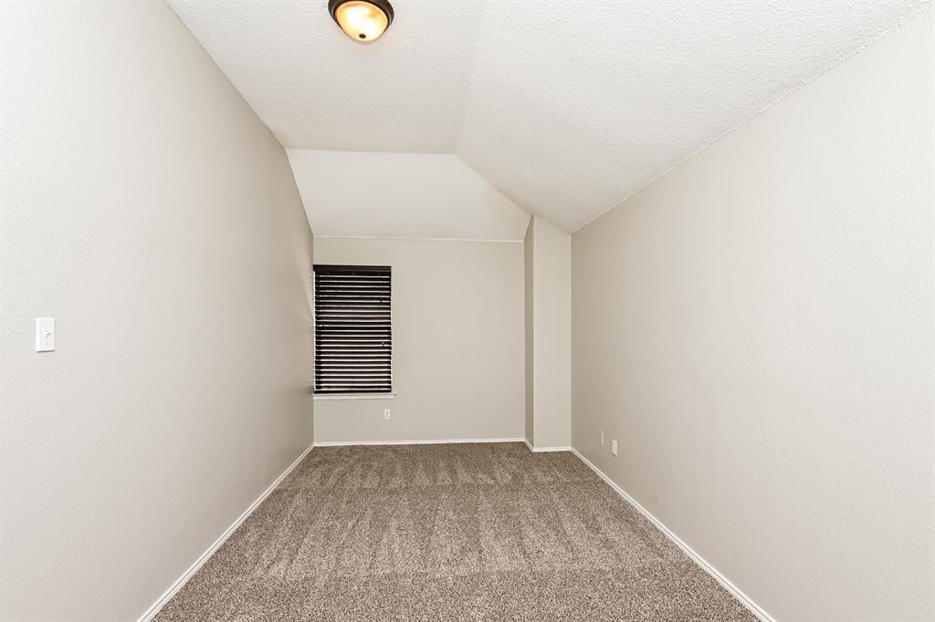 4817 Palm Ridge Drive Fort Worth, TX 76133 - Photo 14 of 18