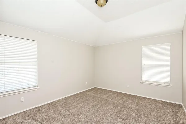 $2,190 | 4817 Palm Ridge Drive, Fort Worth, TX 76133