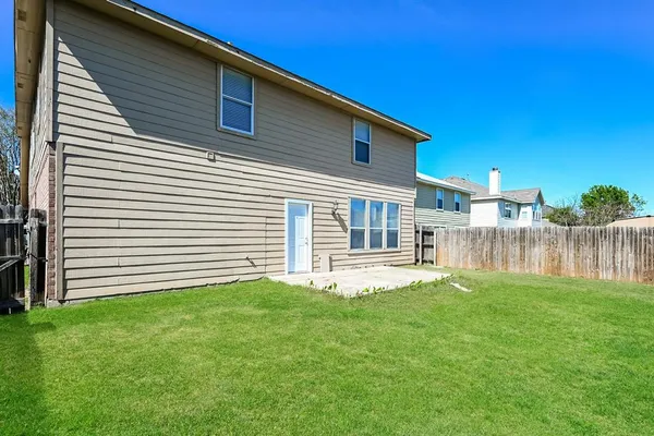 $2,190 | 4817 Palm Ridge Drive, Fort Worth, TX 76133