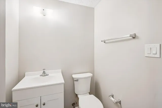 $675,000 | 135 Applegate Drive, Sterling, VA 20164