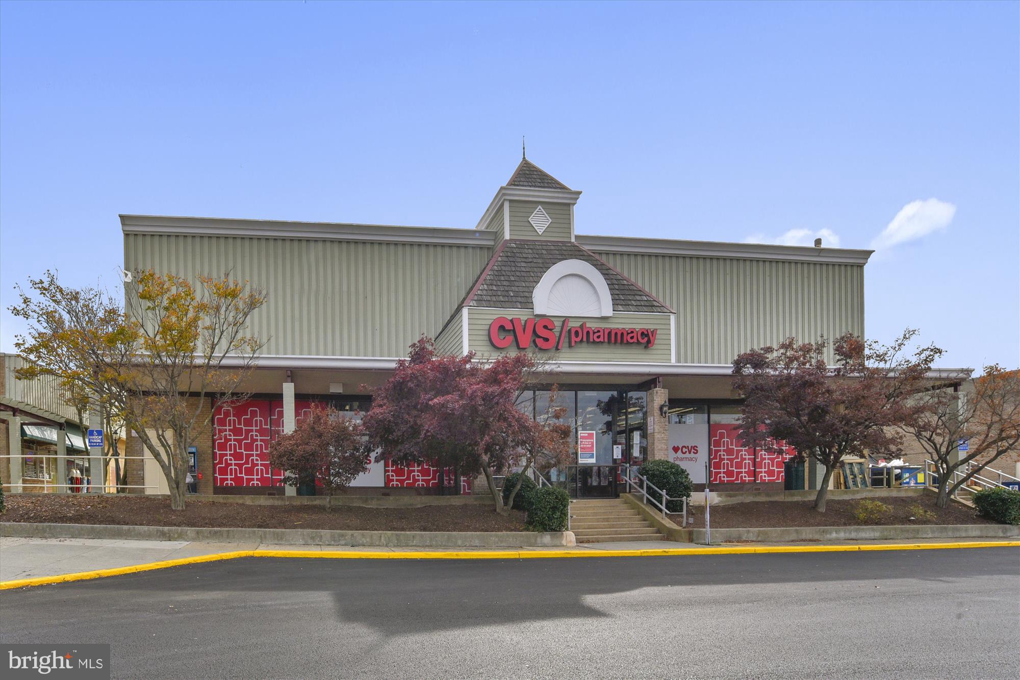 135 Applegate Drive Sterling, VA 20164 - Photo 33 of 42 a view of water fountain in front of building