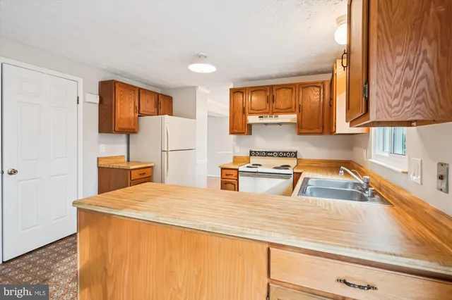 $675,000 | 135 Applegate Drive, Sterling, VA 20164