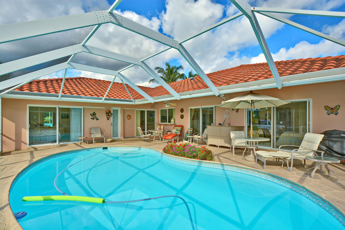 844 Forsyth Street Boca Raton, FL 33487 - Photo 22 of 26 House from se corner of pool