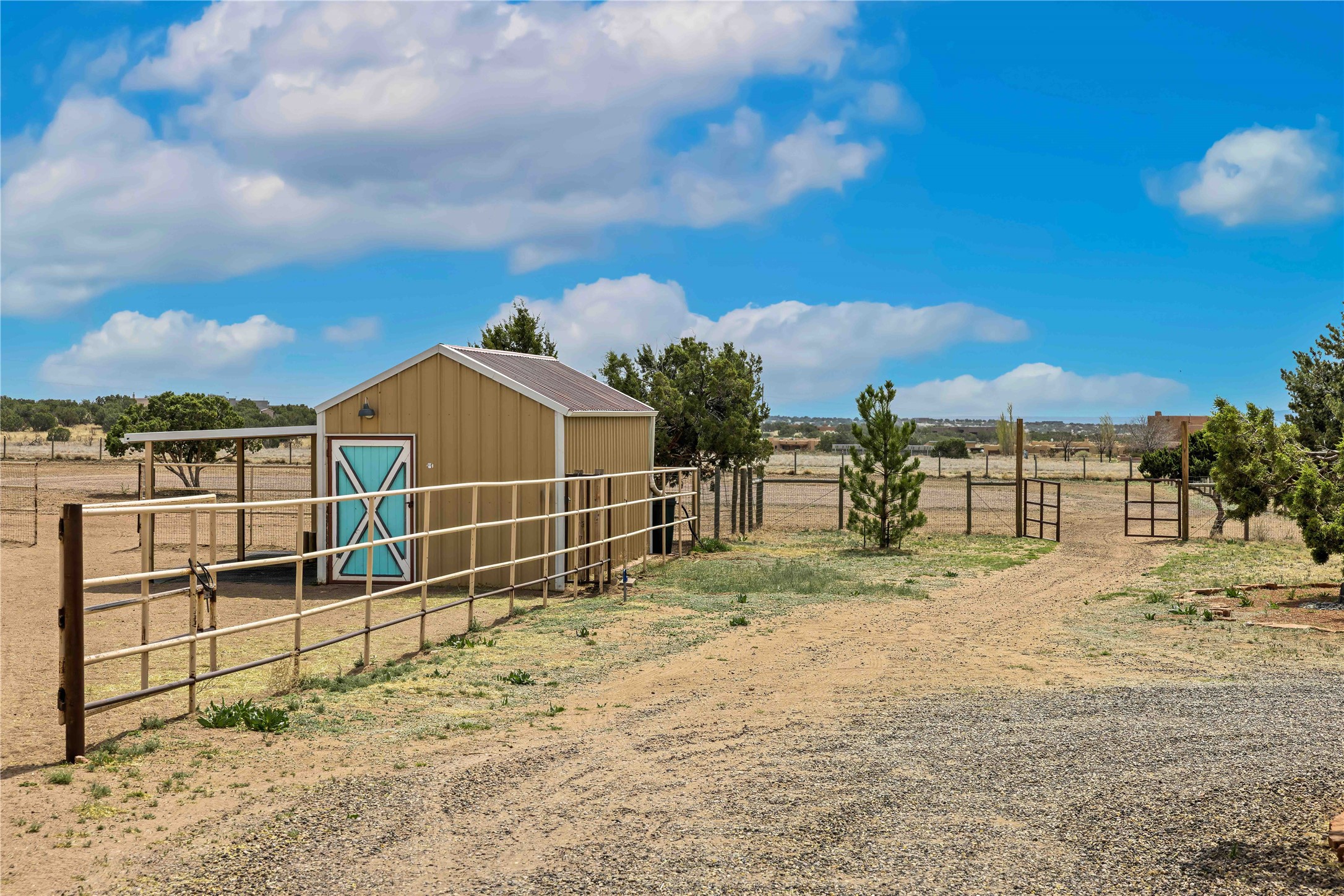 133 Jacinto Road Santa Fe, NM 87508 - Photo 40 of 46 Small Barn