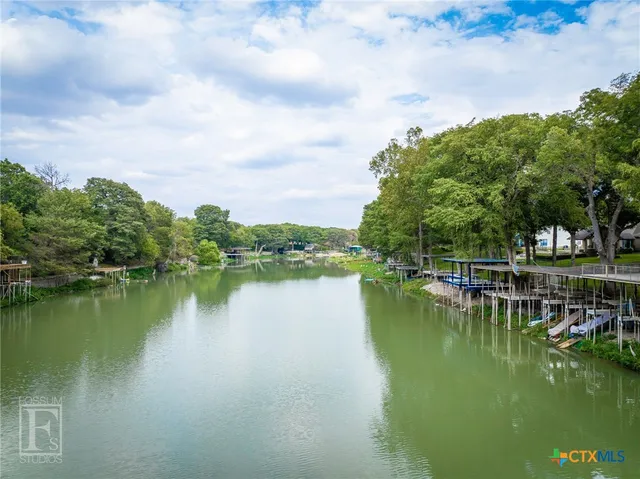 $499,999 | 249 Sandpiper Lane, McQueeney, TX 78123