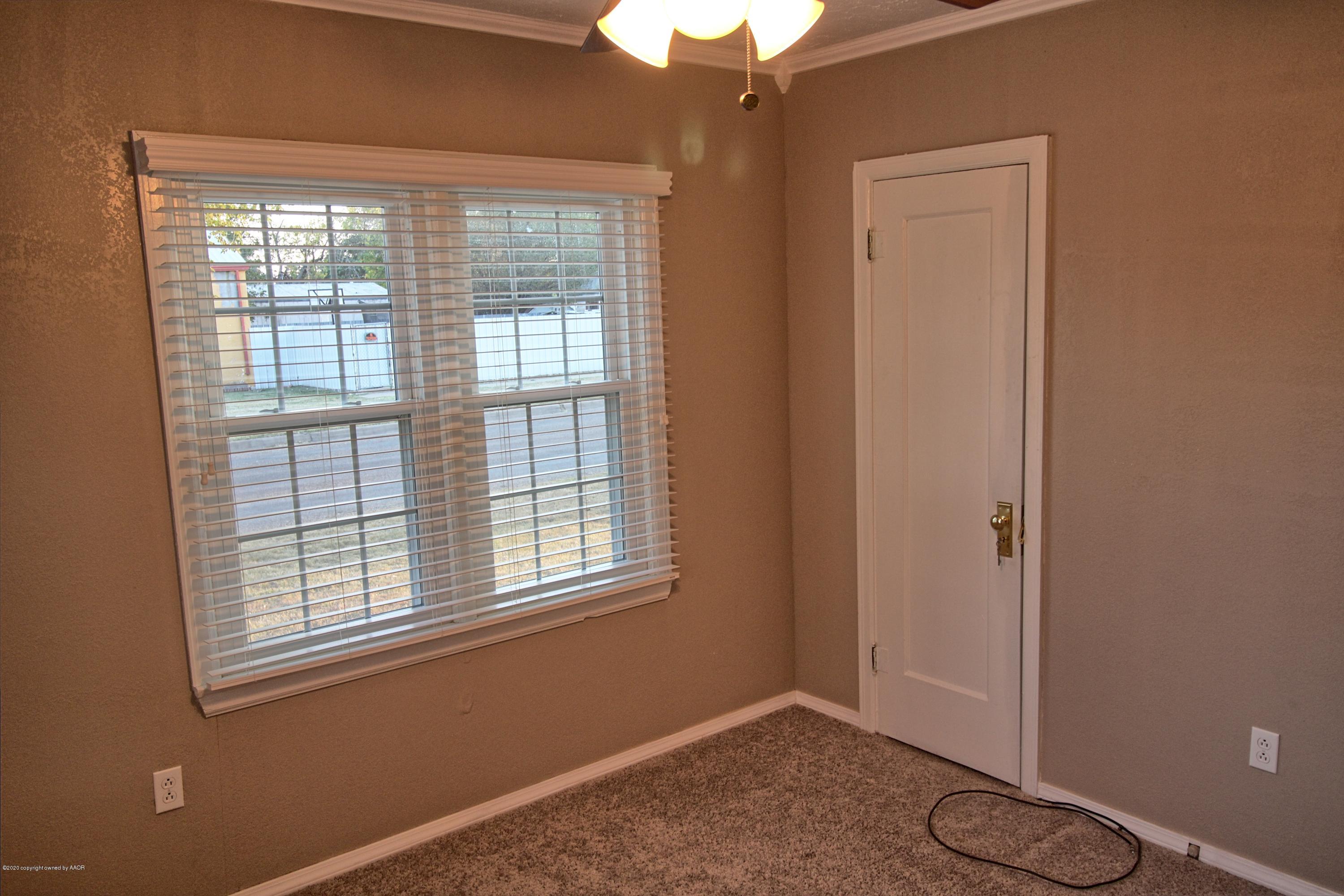 722 South Colgate Street Perryton, TX 79070 - Photo 6 of 20 722 bedroom 2