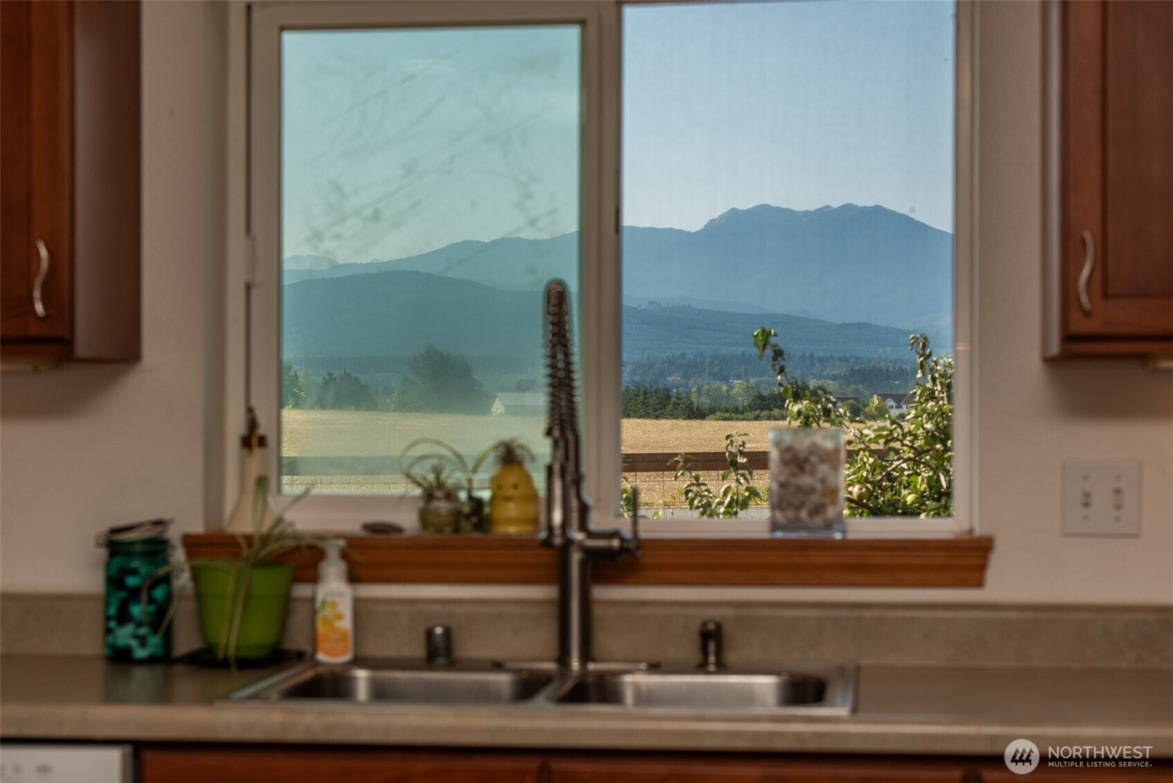 60 Ridge Place Sequim, WA 98382 - Photo 8 of 40 a view of living room with a large window and furniture