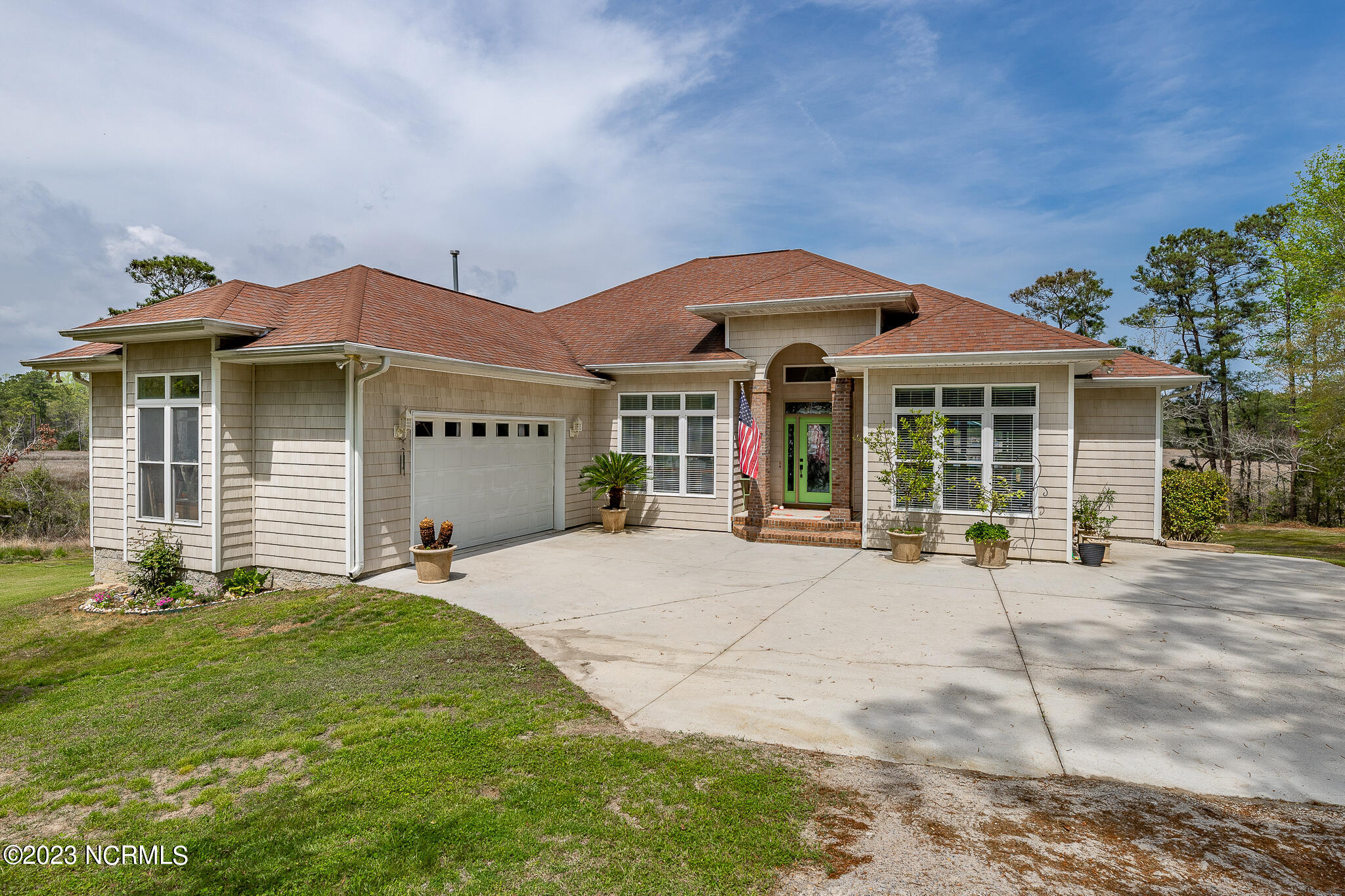 177 Moseley Creek Road Hubert, NC 28539 - Photo 1 of 54 Primary