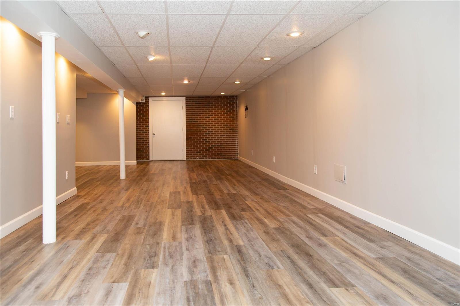4345 Ringer Road St. Louis, MO 63129 - Photo 11 of 14 Gallery Image 11