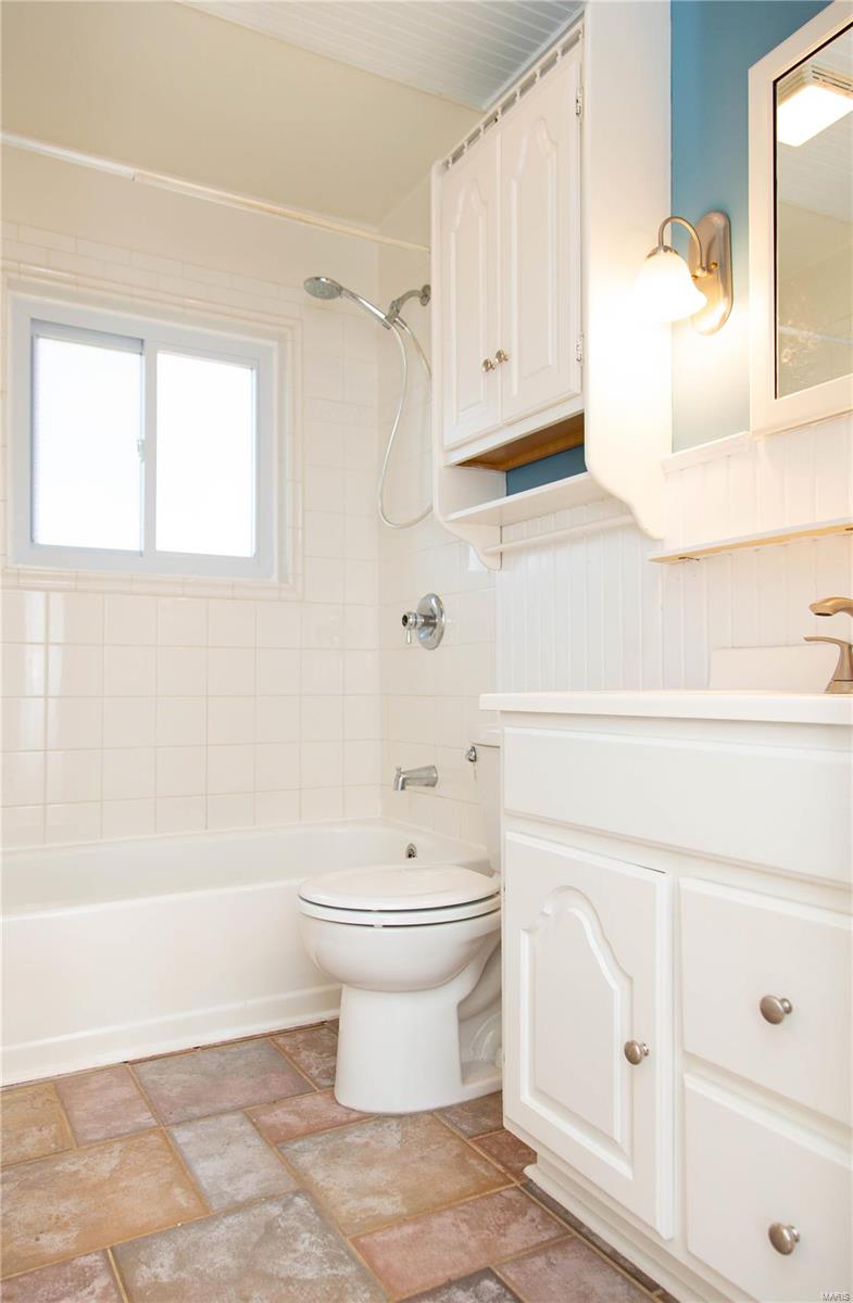 4345 Ringer Road St. Louis, MO 63129 - Photo 7 of 14 Gallery Image 7