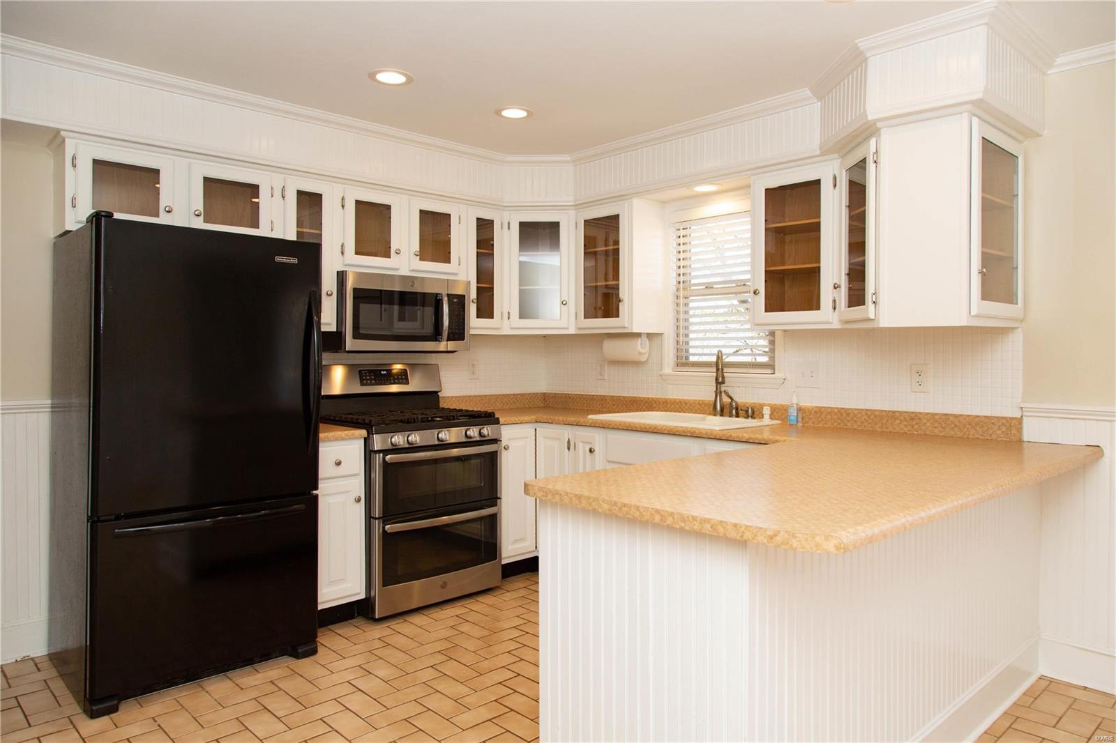 4345 Ringer Road St. Louis, MO 63129 - Photo 8 of 14 Gallery Image 8