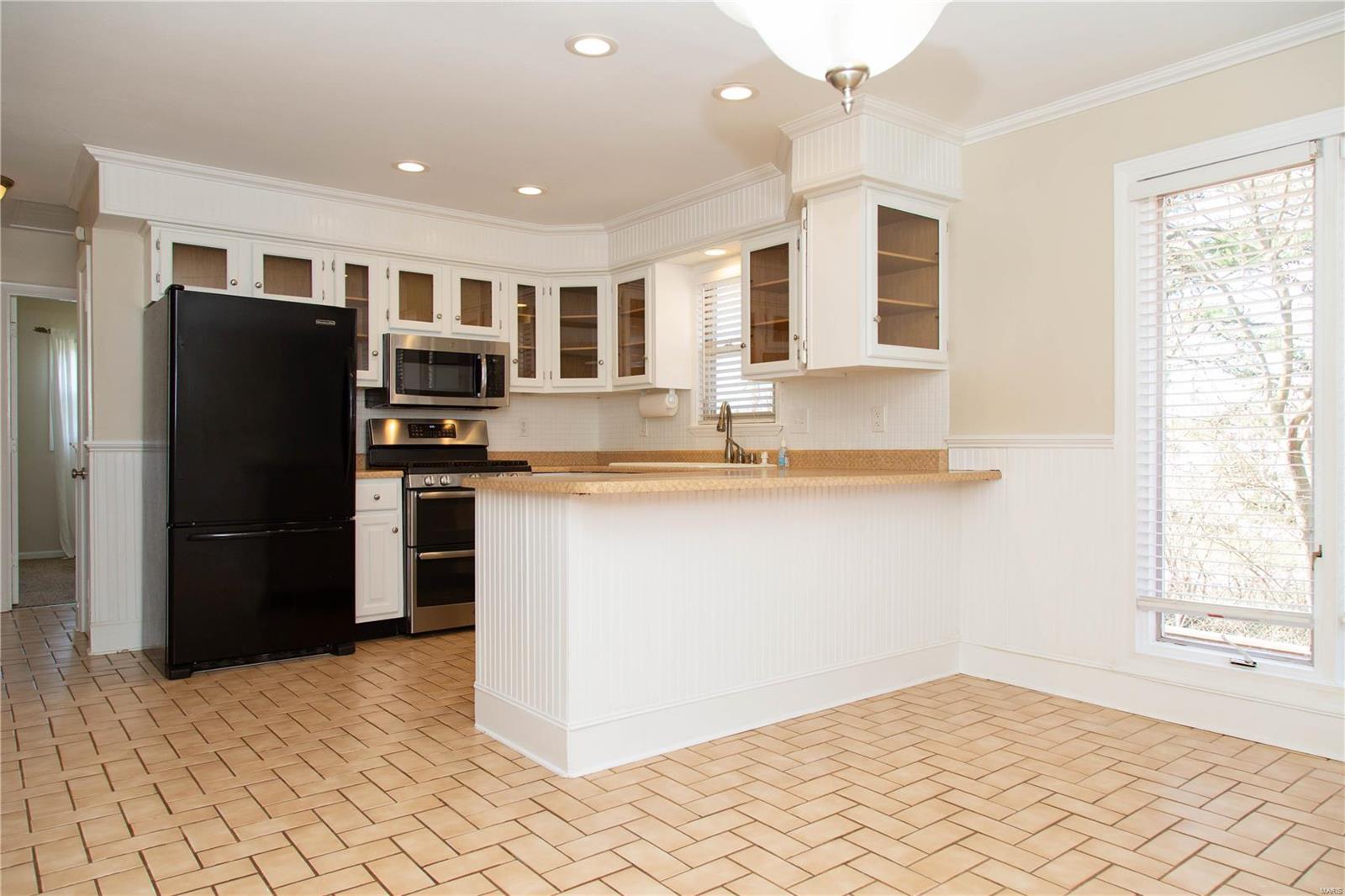 4345 Ringer Road St. Louis, MO 63129 - Photo 9 of 14 Gallery Image 9