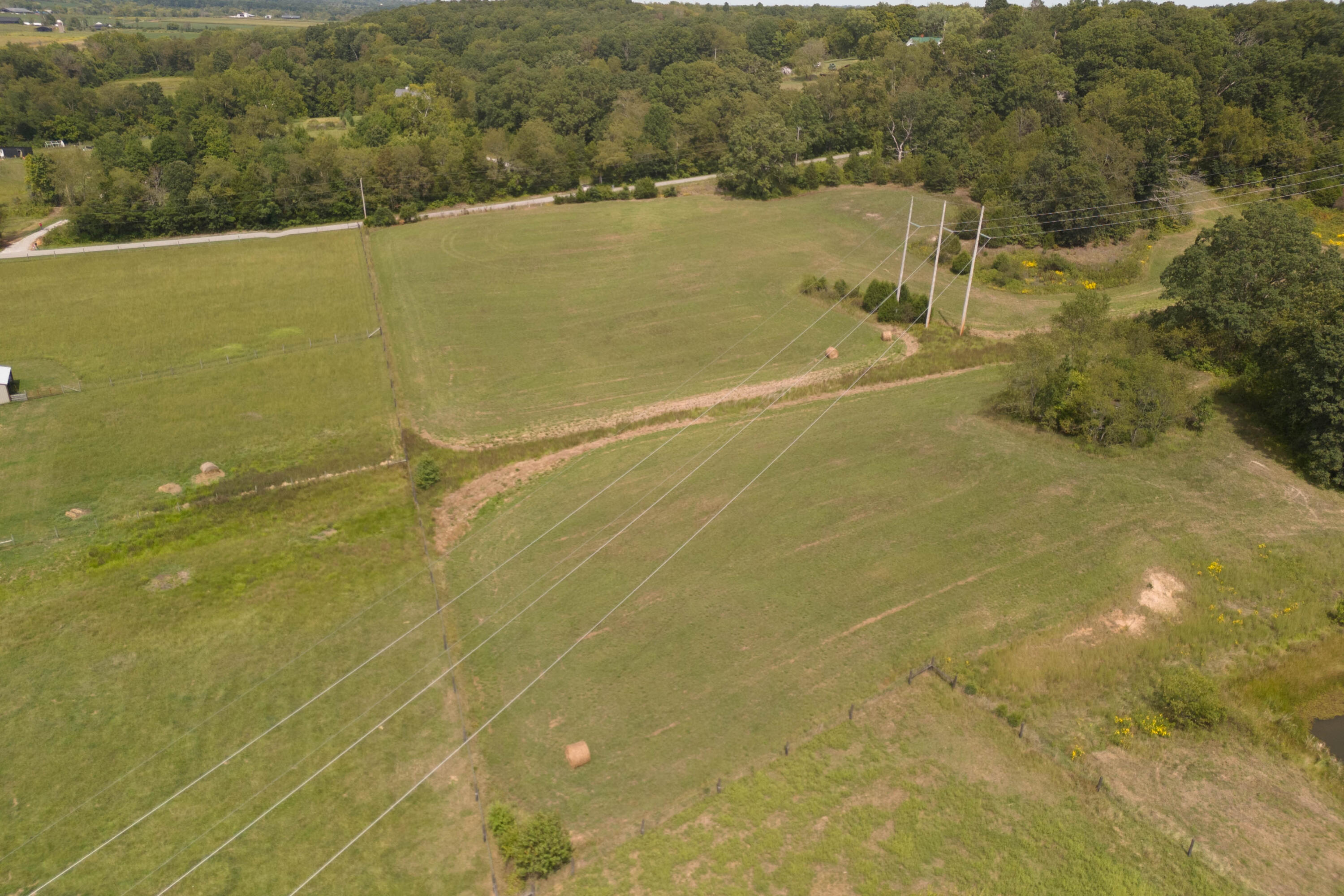 4115 Crowe Ridge Road Winchester, KY 40391 - Photo 7 of 15 DJI_20240904140640_0034_D