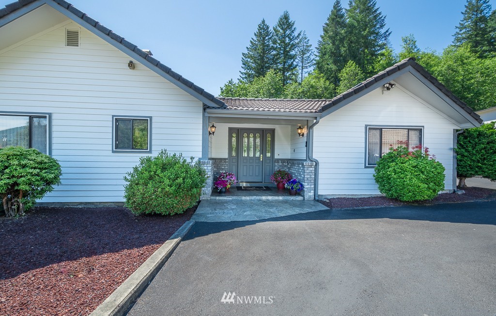 517 Davis Lake Road Morton, WA 98356 - Photo 3 of 23 Gallery Image 3