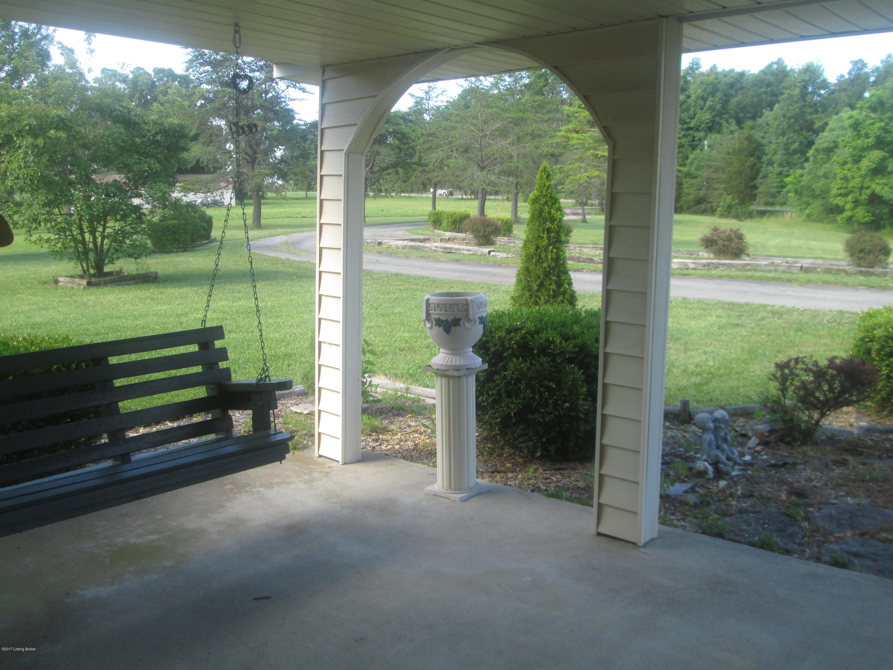 6111 Loretto Road Bardstown, KY 40004 - Photo 4 of 42 IMG_4167