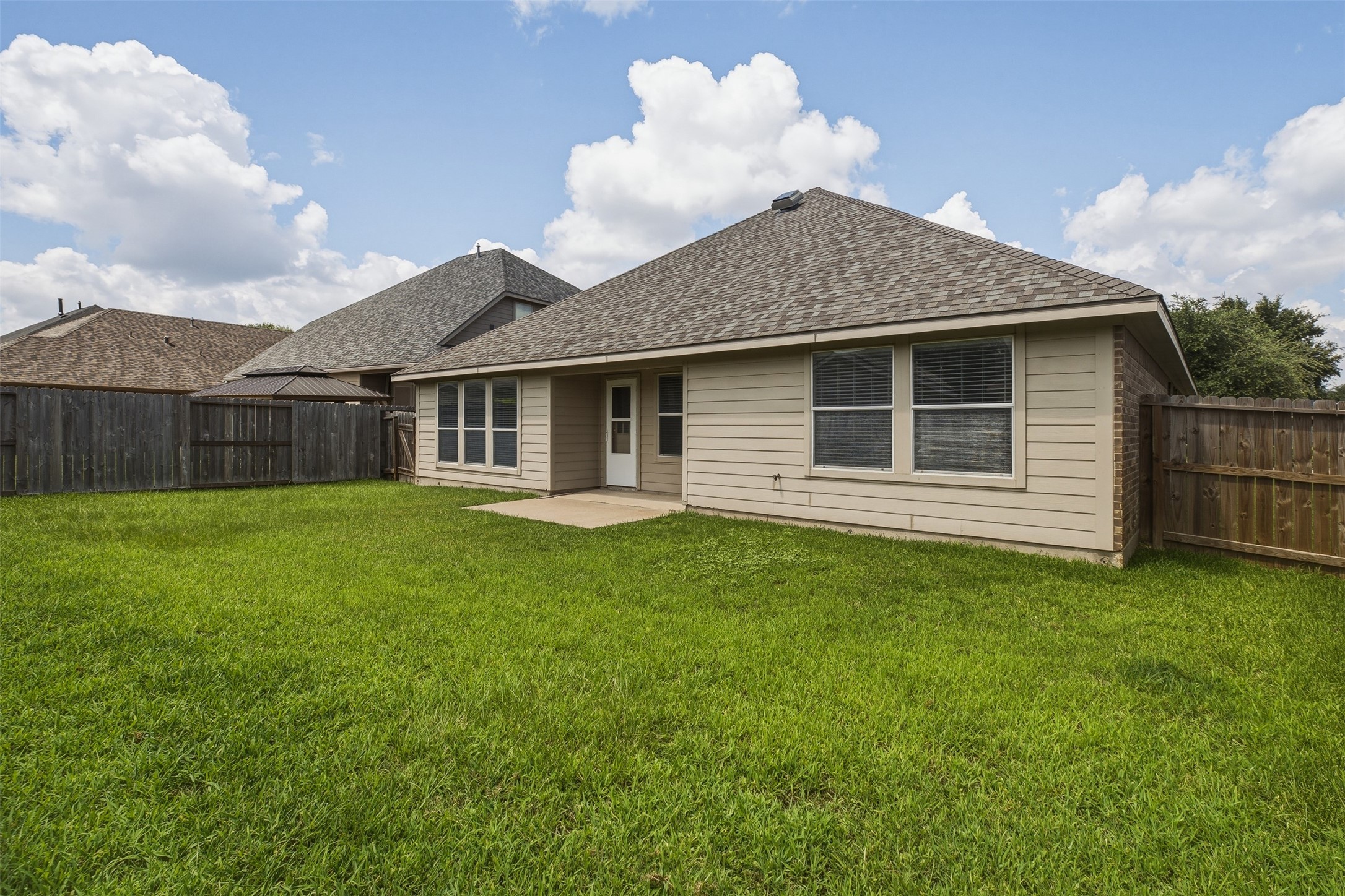 8515 Clarkman Ridge Lane Cypress, TX 77433 - Photo 29 of 31 8515-clarkman-ridge-ln-cypress-tx-backyard-3