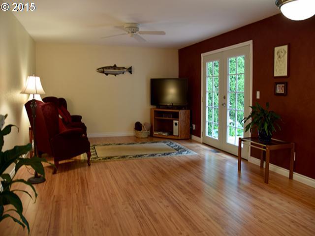 6525 Southwest Locust Street Portland, OR 97223 - Photo 2 of 15 Gallery Image 2