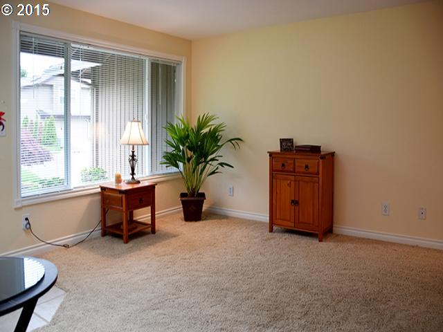 6525 Southwest Locust Street Portland, OR 97223 - Photo 6 of 15 Gallery Image 6