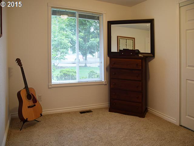 6525 Southwest Locust Street Portland, OR 97223 - Photo 9 of 15 Gallery Image 9