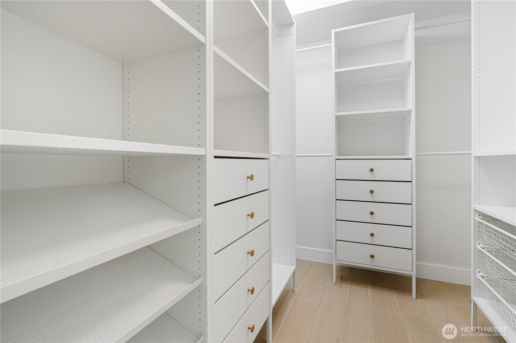 2539 128th Avenue Southeast Bellevue, WA 98005 - Photo 14 of 39 a view of walk in closet