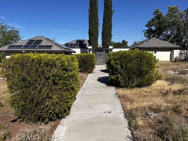 $420,000 | 14981 Pamlico Road, Apple Valley, CA 92307