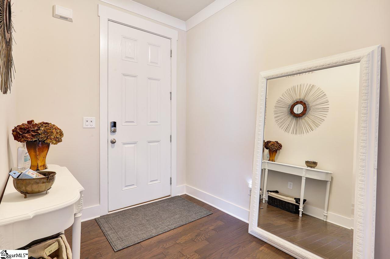 133 Redcroft Drive Greer, SC 29651 - Photo 2 of 31