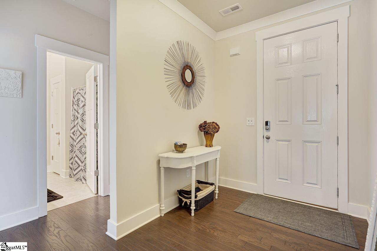 133 Redcroft Drive Greer, SC 29651 - Photo 3 of 31